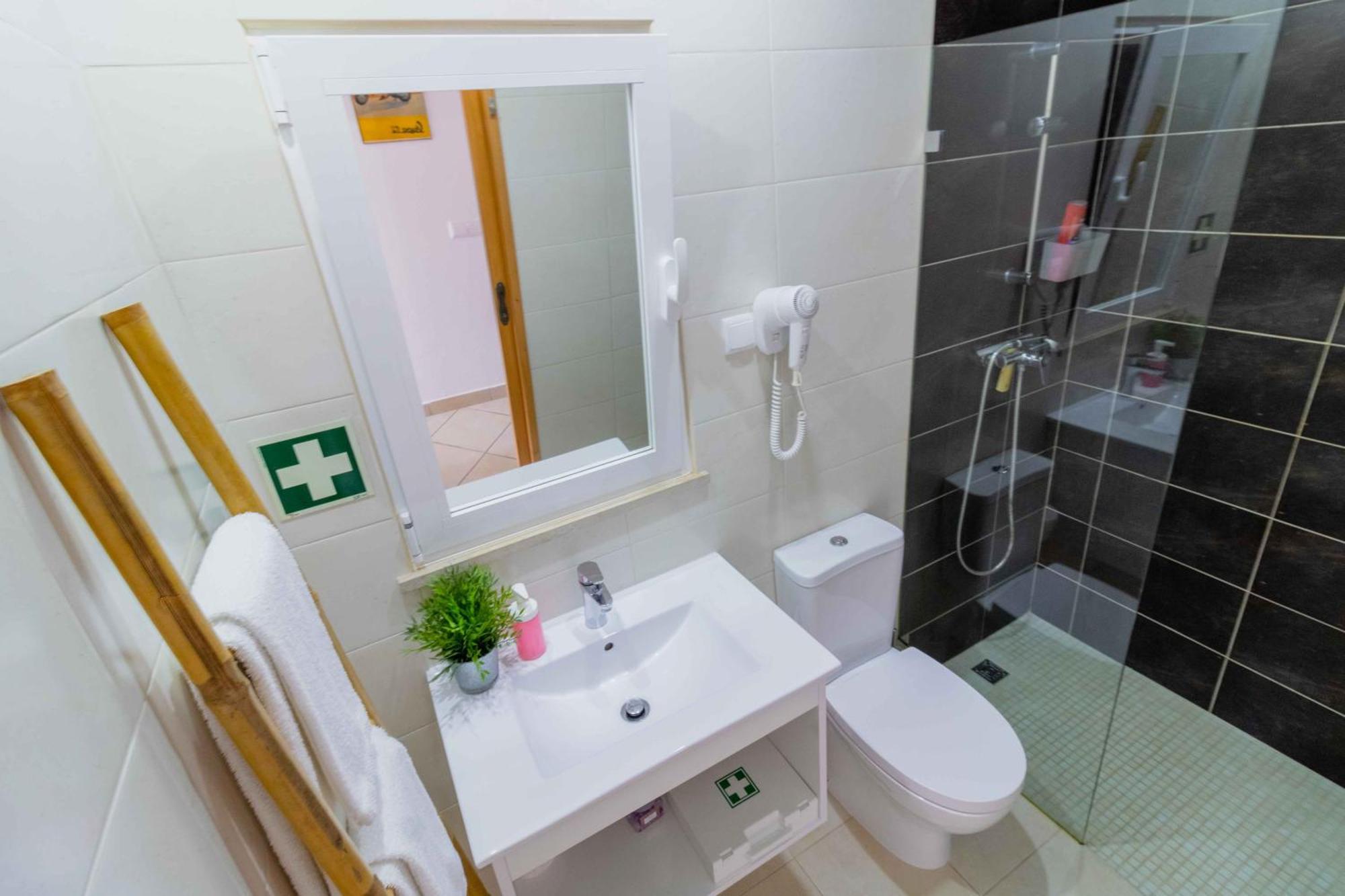 Casas Novas Guesthouse - Adults Only ลากอส ภายนอก รูปภาพ